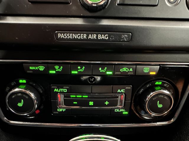 Skoda Superb Combi Exclusive *Xenon*PDC*Klima*DAB*Navi