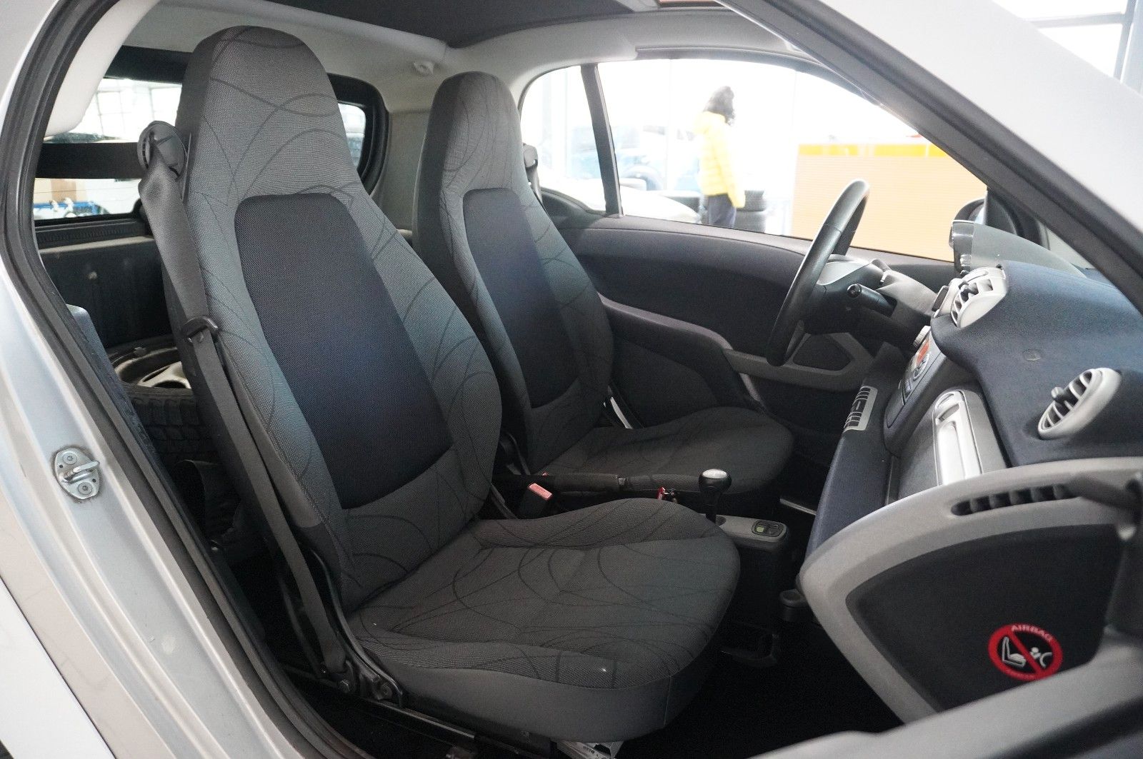 Fahrzeugabbildung Smart ForTwo 1.0 COUPE PASSION AUTOM. KLIMA/PANO/RADIO