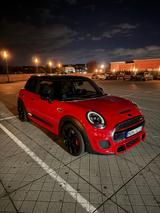 MINI John Cooper Works 299PS - rote MINI John Cooper Works