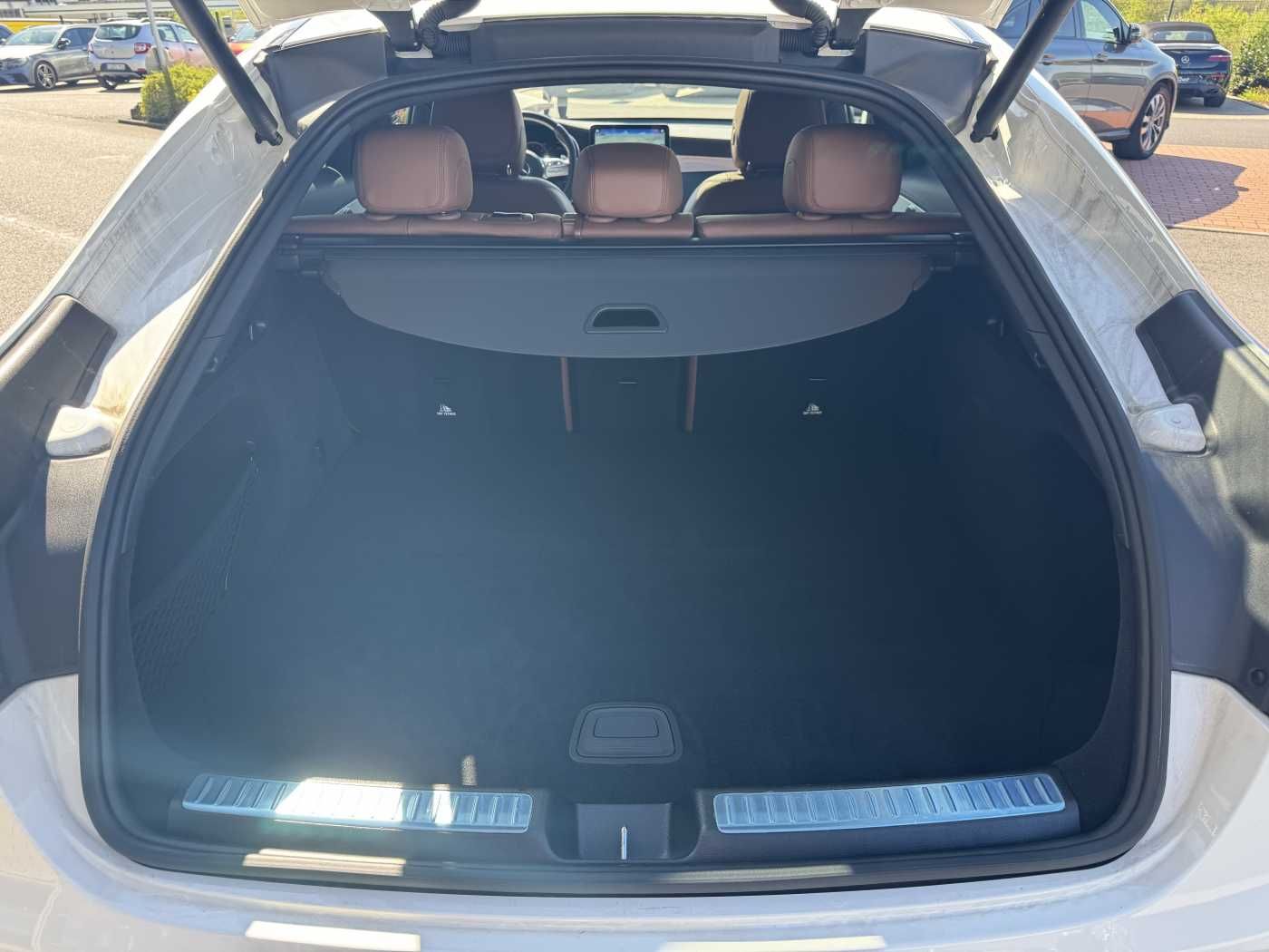 Fahrzeugabbildung Mercedes-Benz GLC 43 AMG Coupe AirM+Memory+RFK+ SPUR+TOTW+ESD