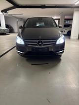 Mercedes-Benz 220 TÜV Neu - Mercedes-Benz 220 aus 2012