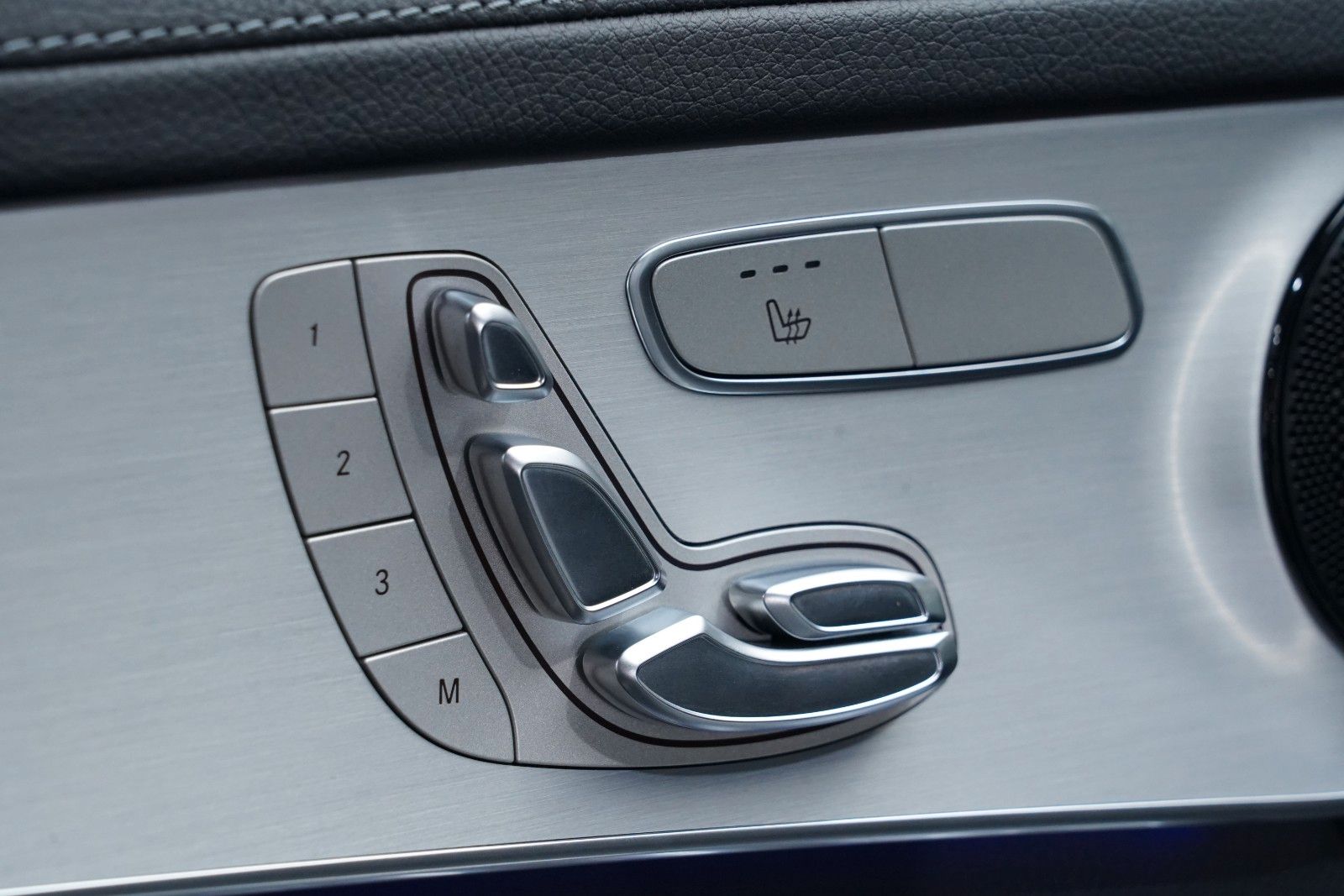 Mercedes-Benz GLC 300 de 4M Coupé 3xAMG/MBEAM/9G/MEMORY/SOUND foto 10