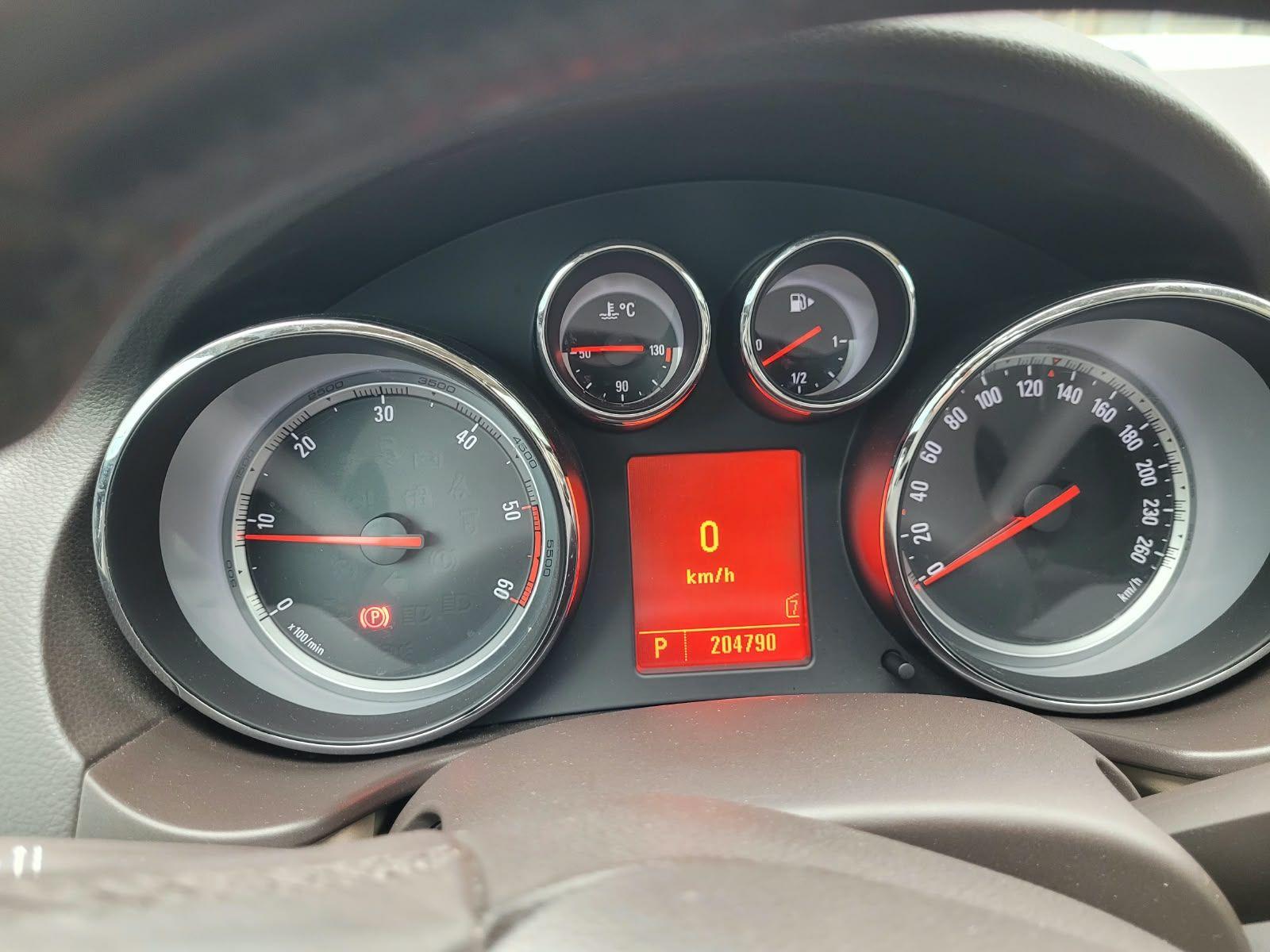 Opel Insignia 2009 — photo 11