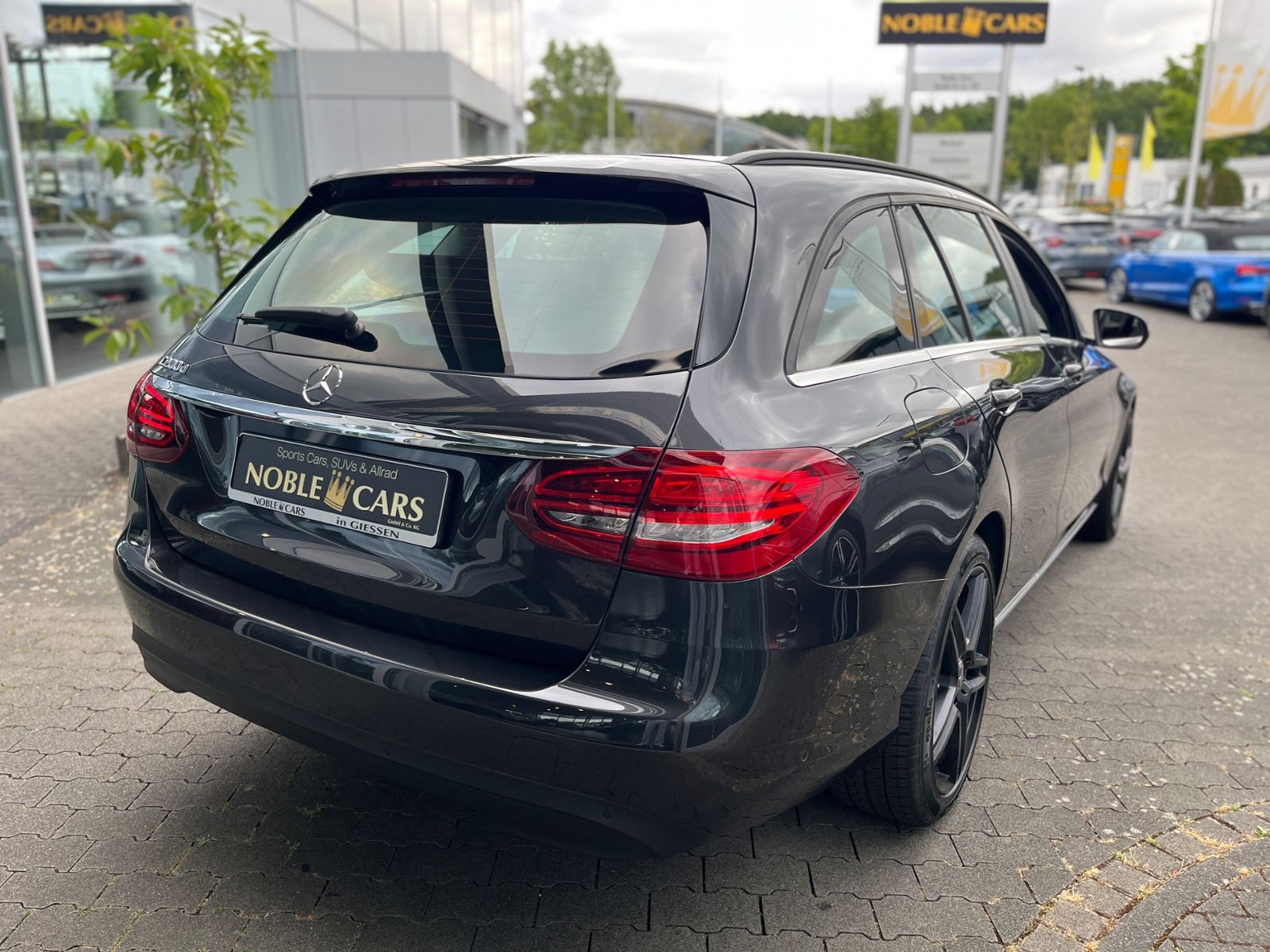 Fahrzeugabbildung Mercedes-Benz C 200 d T LEDER LED NAV SHZ PDC 18"