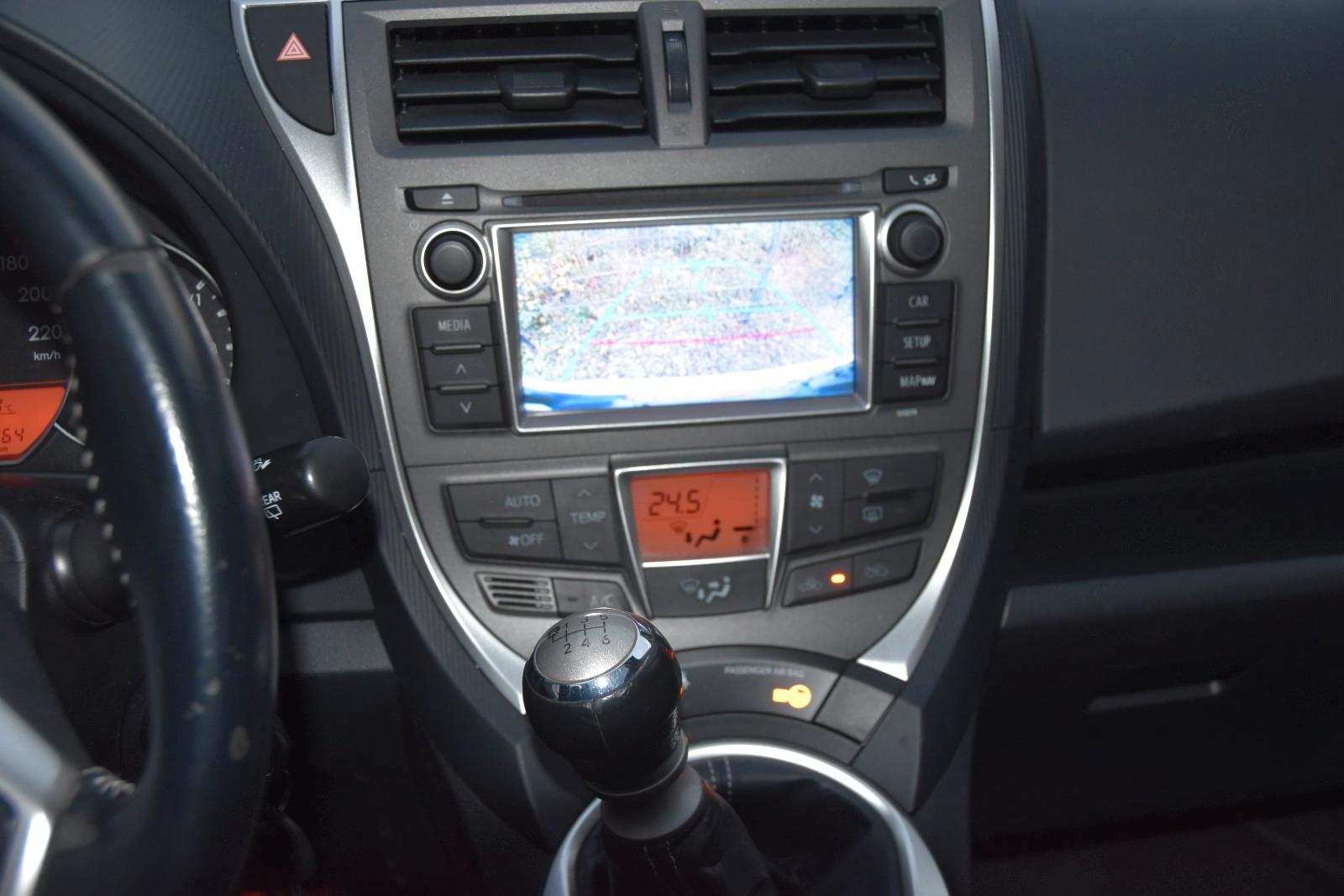 Toyota Verso-S 2014 — photo 13