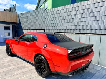 Dodge Challenger - 12