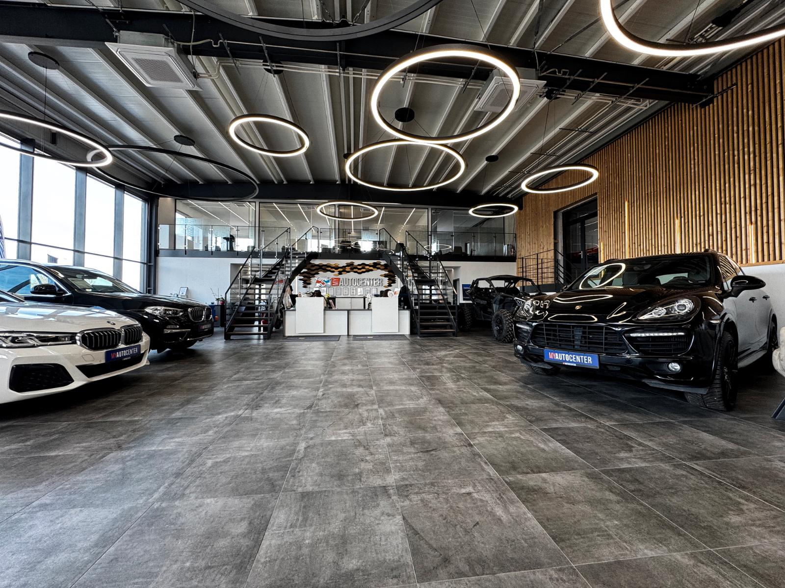 showroom-image-top