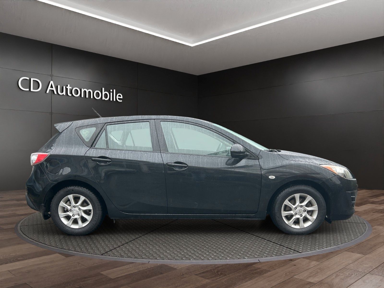 Fahrzeugabbildung Mazda 3 Lim. Center-Line/Service Neu/Navi/Sitzheizung/
