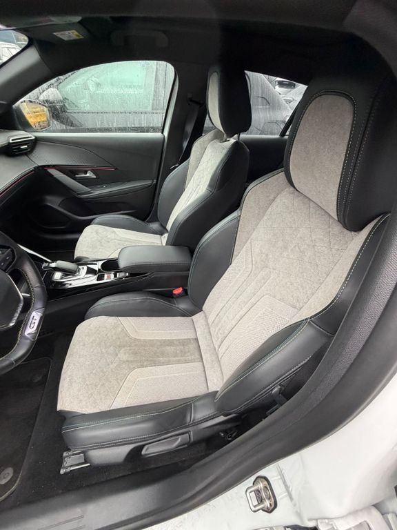 Image of Peugeot e-208