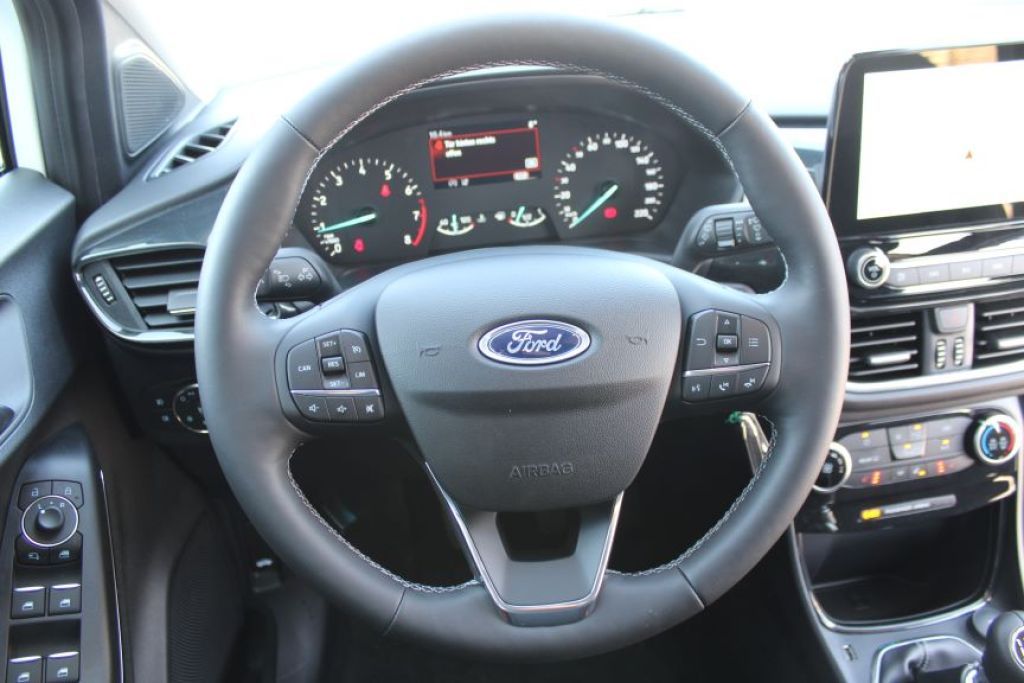 Fahrzeugabbildung Ford Puma Titanium Hybrid