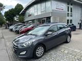 Hyundai i30 cw blue Trend Kamera Pdc Led Navi Automatik - Hyundai i30 Gebrauchtwagen in München
