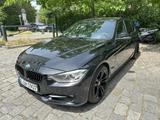 BMW 330d Sport Line Automatic Sport Line - BMW 330 aus 2013 mit Diesel-Antrieb: Limousine
