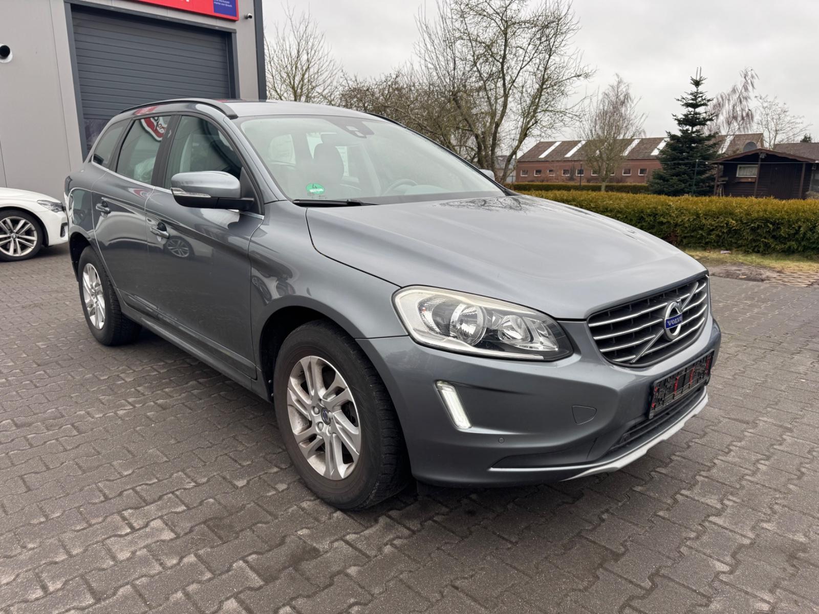 Volvo XC 60 Momentum2WD Navi SHZ AHK MFL Leder PDC TOP