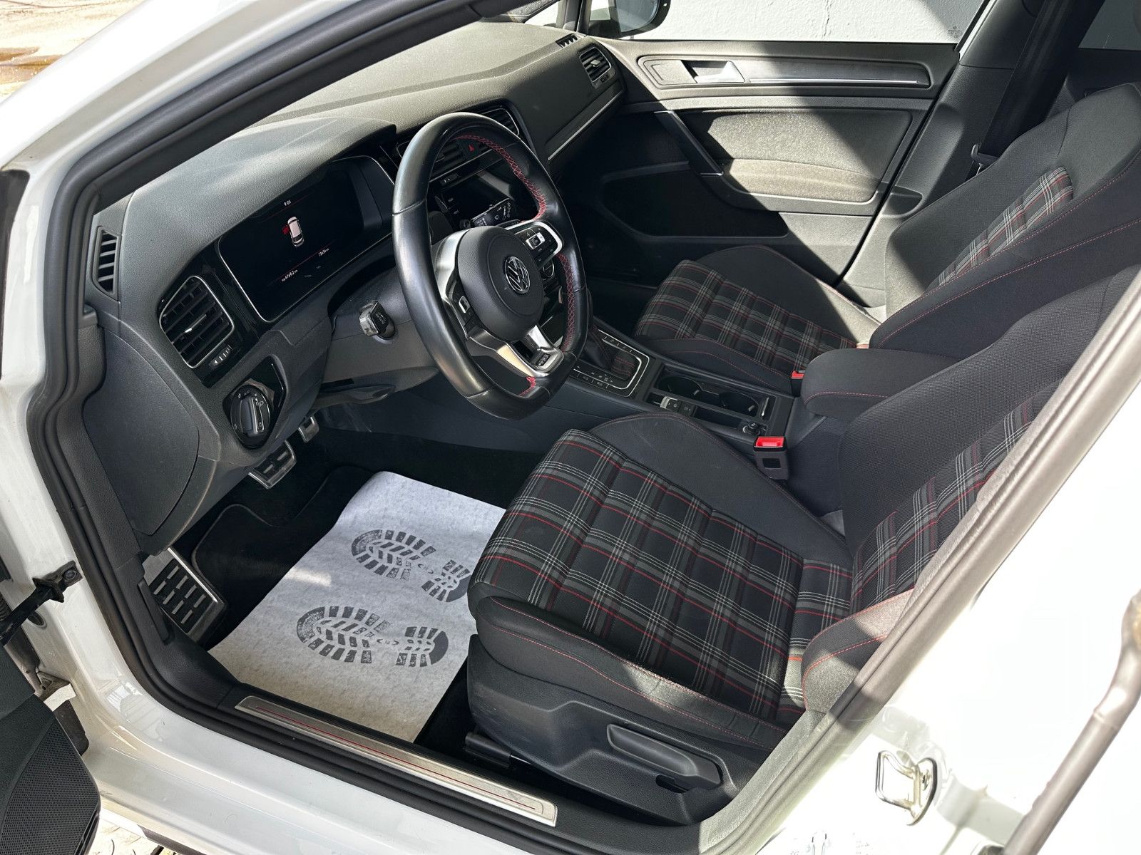 Volkswagen Golf VII 2.0TSi GTI Performance BMT/Start-Stopp — Bild 9