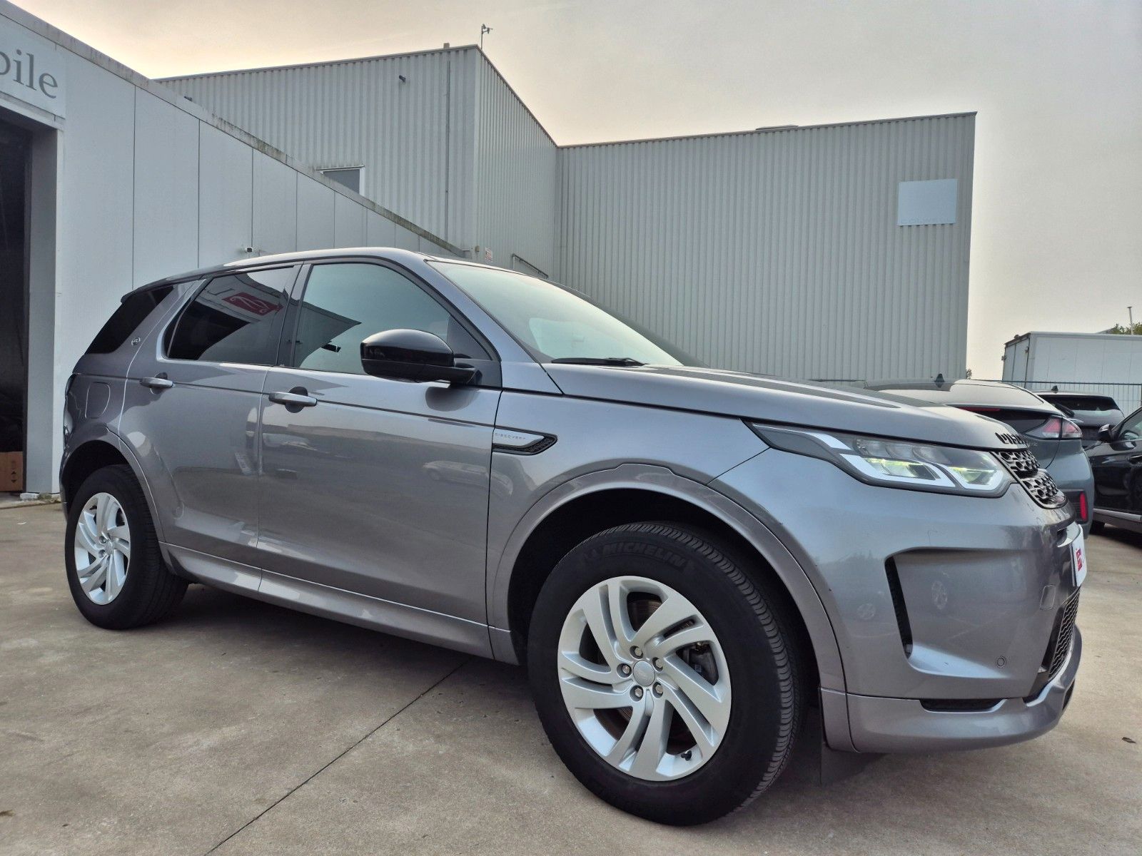 Land Rover Discovery Sport PHEV / 4WD / P300e / R-DYNAMC S