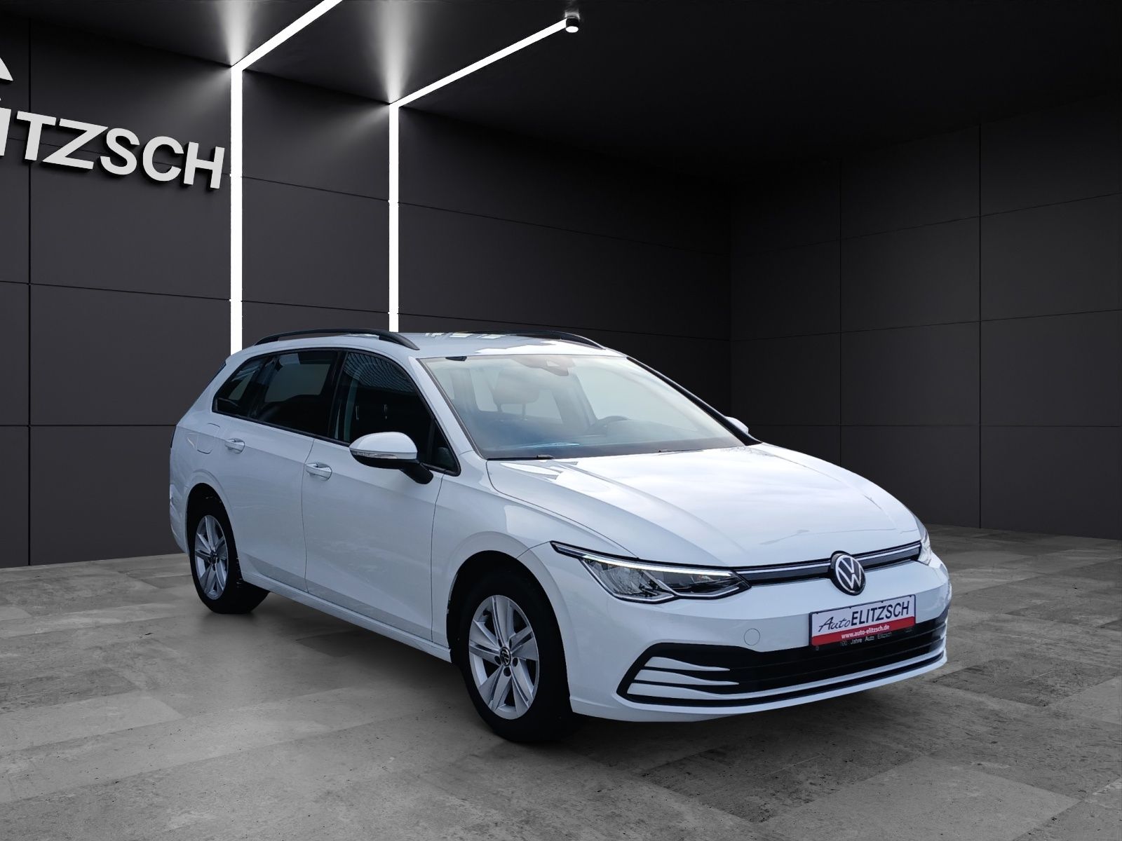 Fahrzeugabbildung Volkswagen Golf VIII Variant TDI Life DSG LED Navi AID ACC