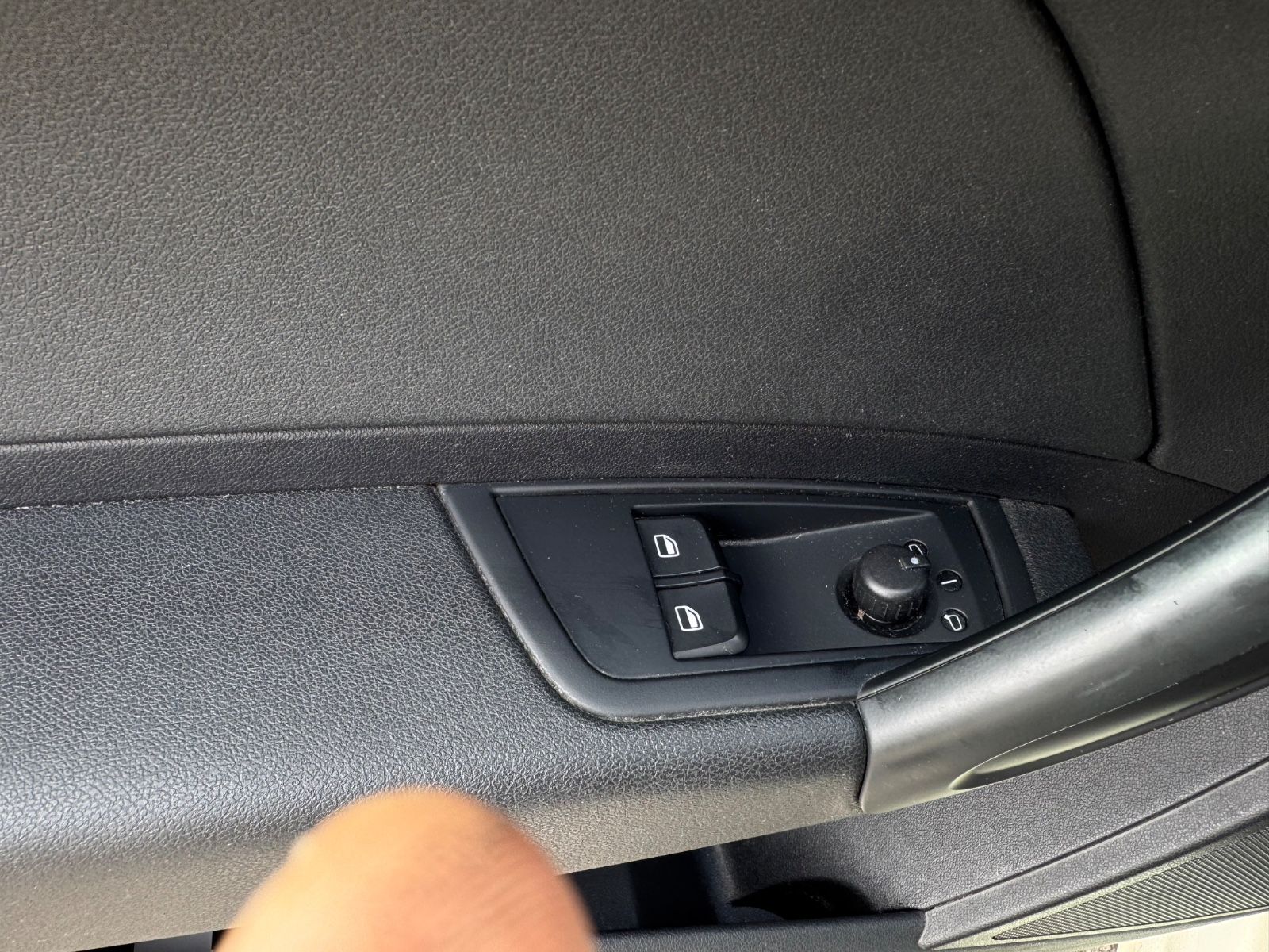 Fahrzeugabbildung Audi A1 attraction*SZH*Klima*PDC*8Fach*Garantie
