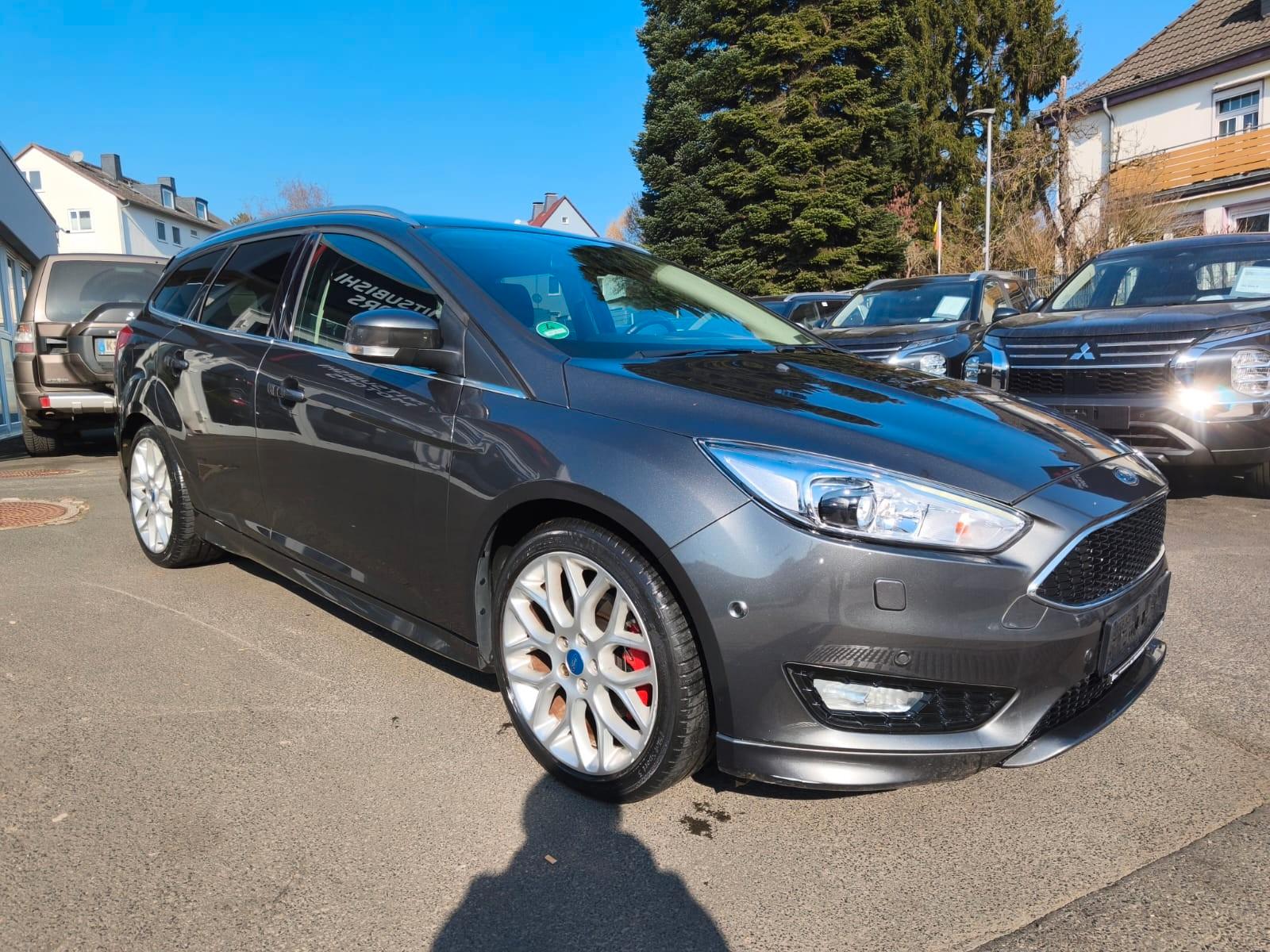 Ford Focus Turnier 1.5 Titanium *AHK*