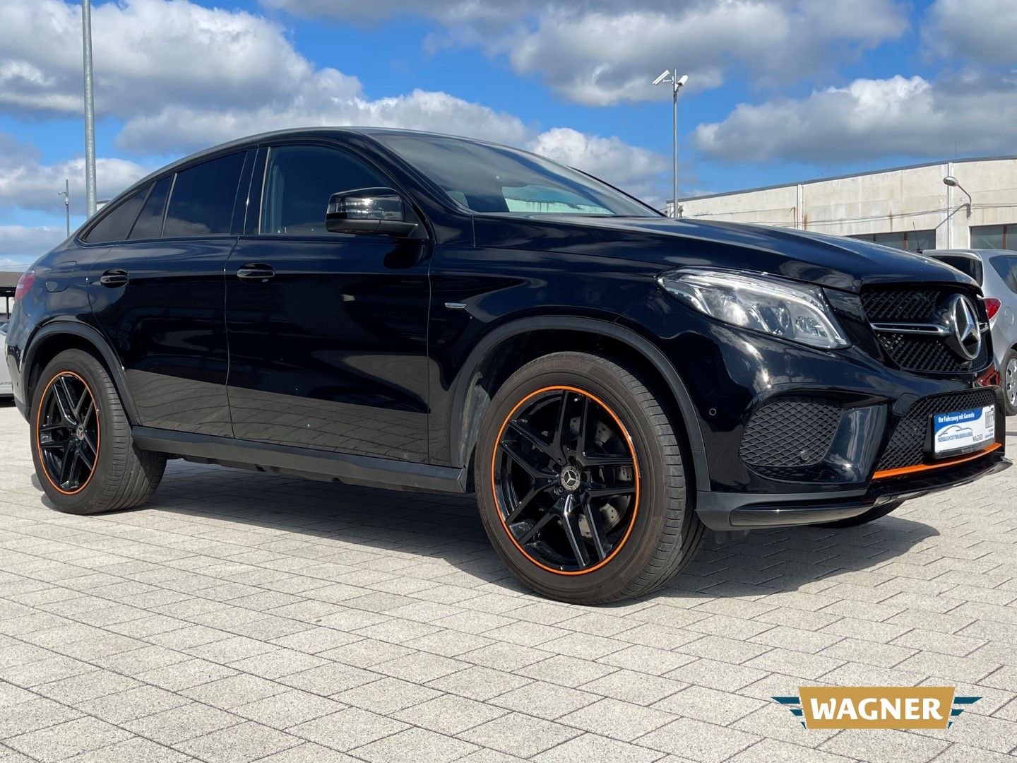 Fahrzeugabbildung Mercedes-Benz GLE 400 Coupe AMG Orange Art Edition AHK