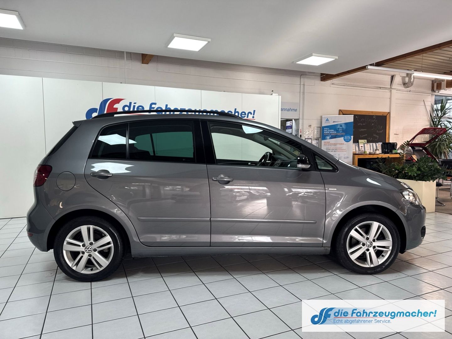 Fahrzeugabbildung Volkswagen Golf Plus VI Match  2-Zonen-Klimaautom*EXPORT