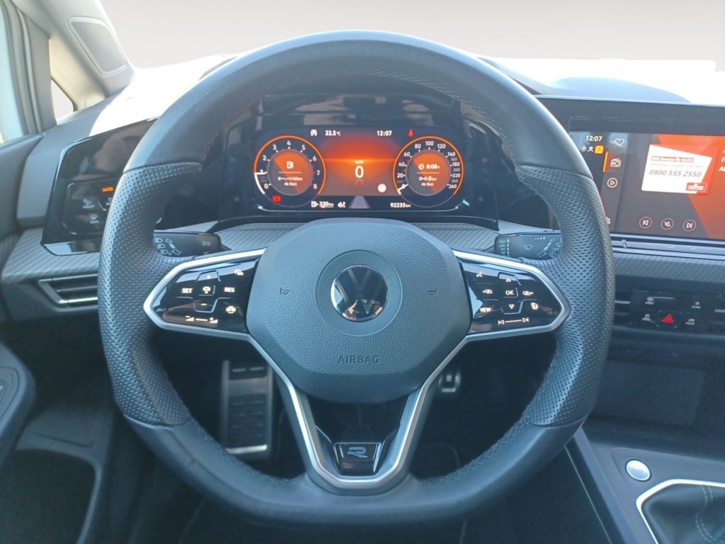 Fahrzeugabbildung Volkswagen Golf 1.5 TSI R-Line Navi, ACC, LED Plus, SWA