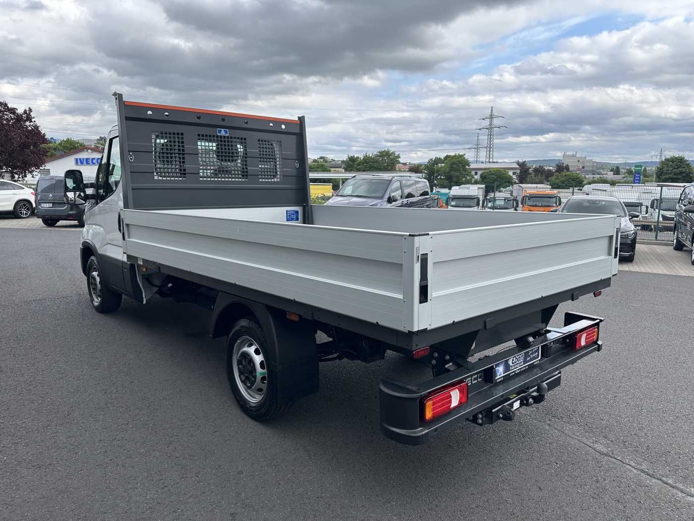 Fahrzeugabbildung Iveco Daily 35S16 A8 Pritsche *R3.450mm*AHK*Automatik*