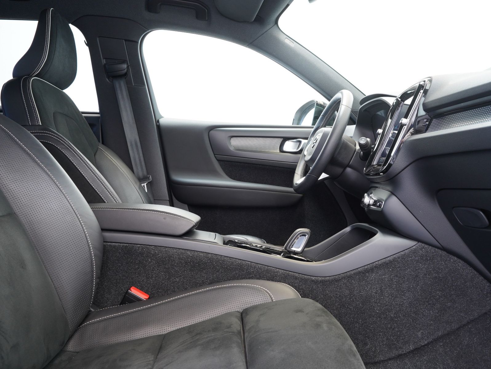 Fahrzeugabbildung Volvo XC 40 T4 R Design INTELLISAFE/LED/360°