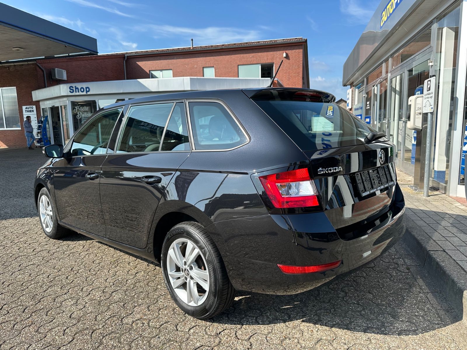 Fahrzeugabbildung SKODA Fabia Combi 1.0 TSI Ambition SHZG/BT/GJR/CarPlay