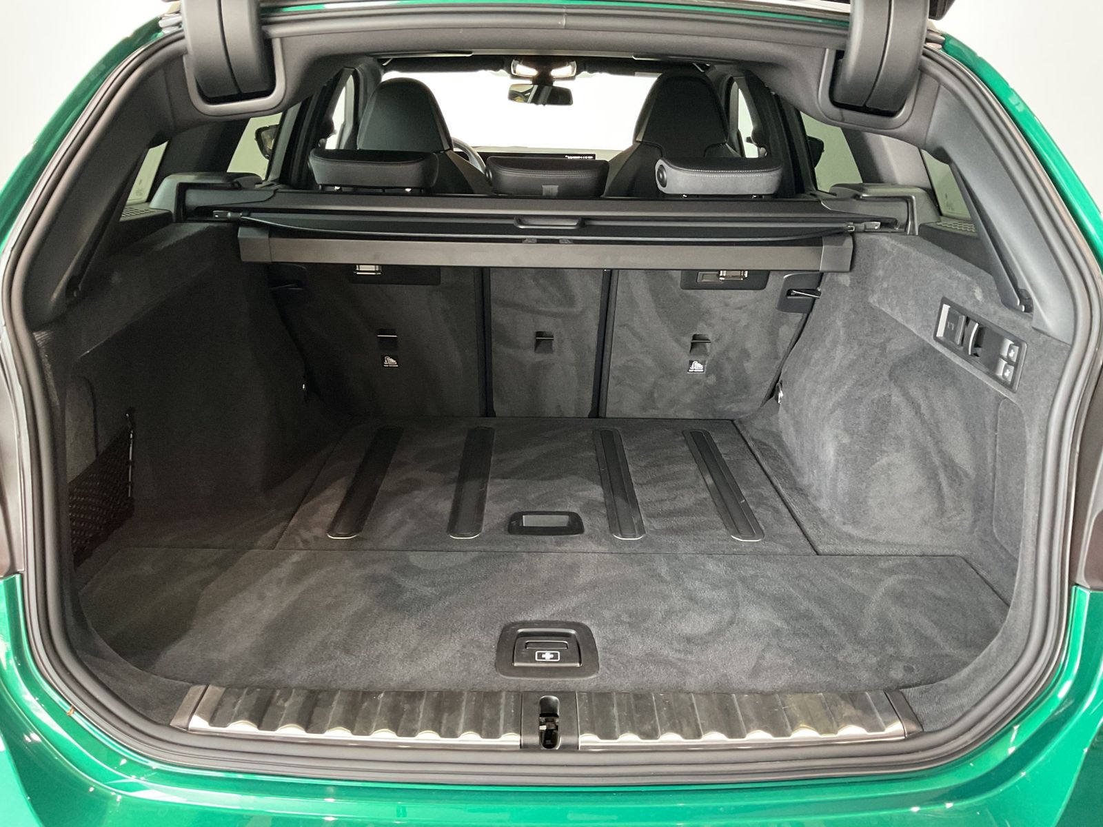 Fahrzeugeinzelansicht 14 Fahrzeugabbildung BMW M3 Competition |Sitzbelüftung |Interieurleisten