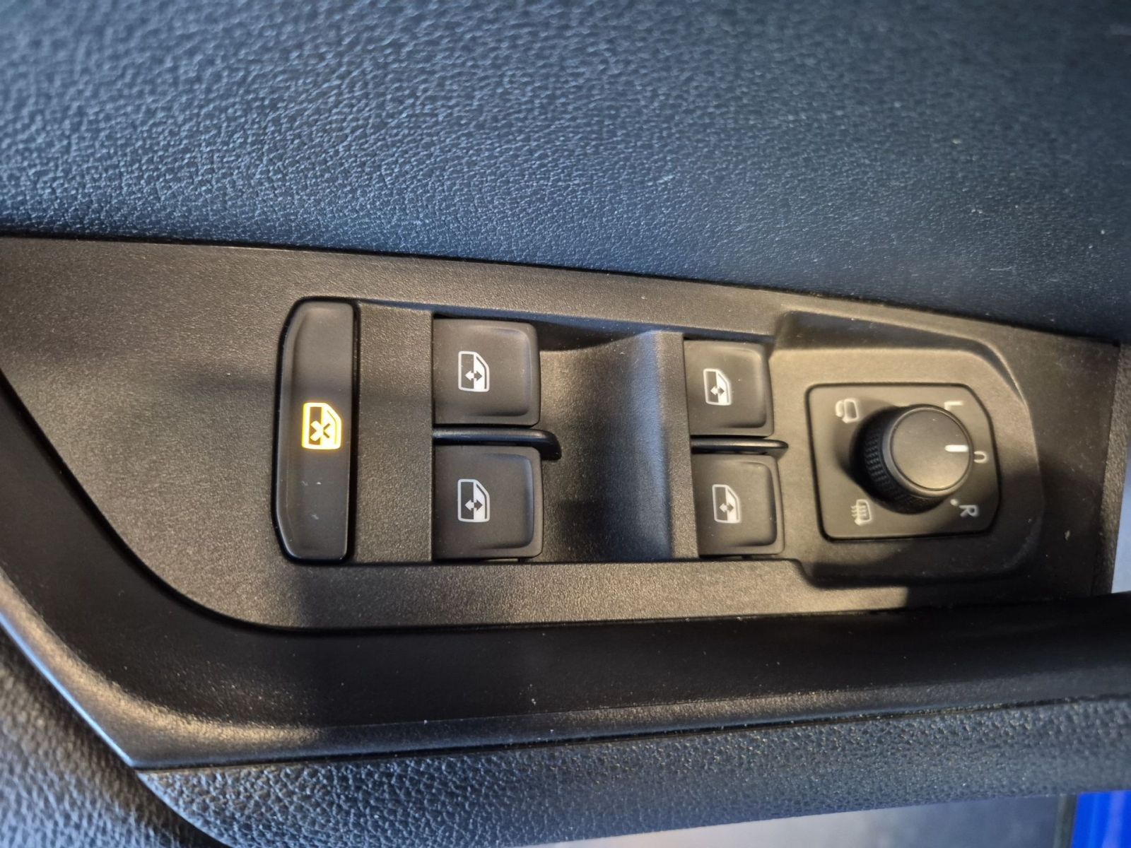 Fahrzeugabbildung SKODA Karoq Ambition