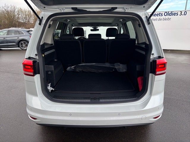 Fahrzeugabbildung Volkswagen Touran 1.5TSI DSG Highline 7-Sitz+STDHZ+AHK+PANO