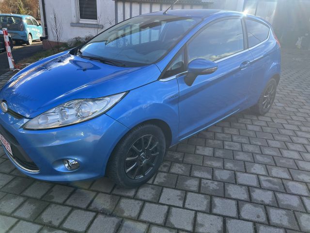 Ford Fiesta Titanium TUV/AU NEU 1.HAND