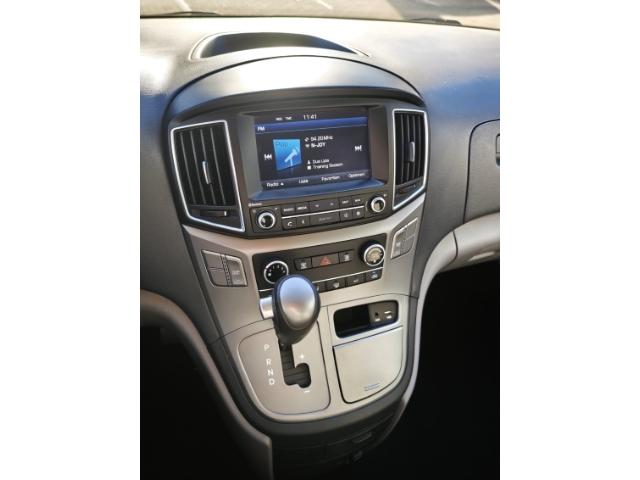 Hyundai H-1 HYUNDAI Family Automatik Navi 2.5 CRDI 170PS