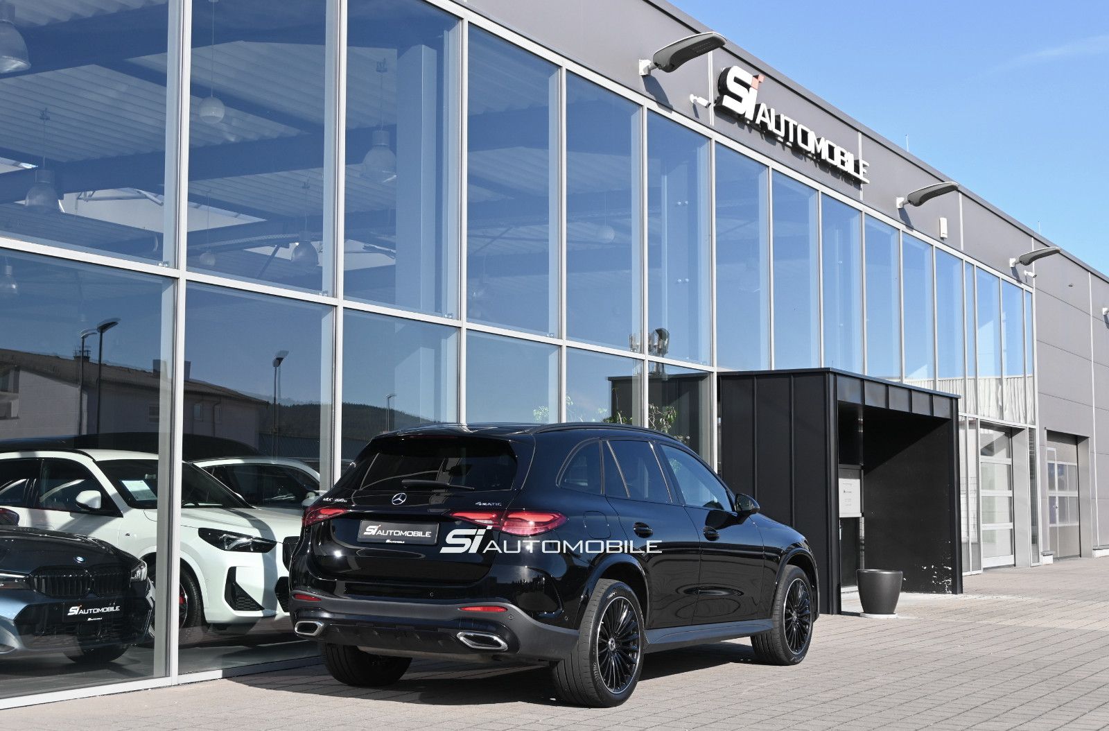 Fahrzeugabbildung Mercedes-Benz GLC 300 e 4M AMG Adv.+°NIGHT°ACC°MEMORY°20"°360°