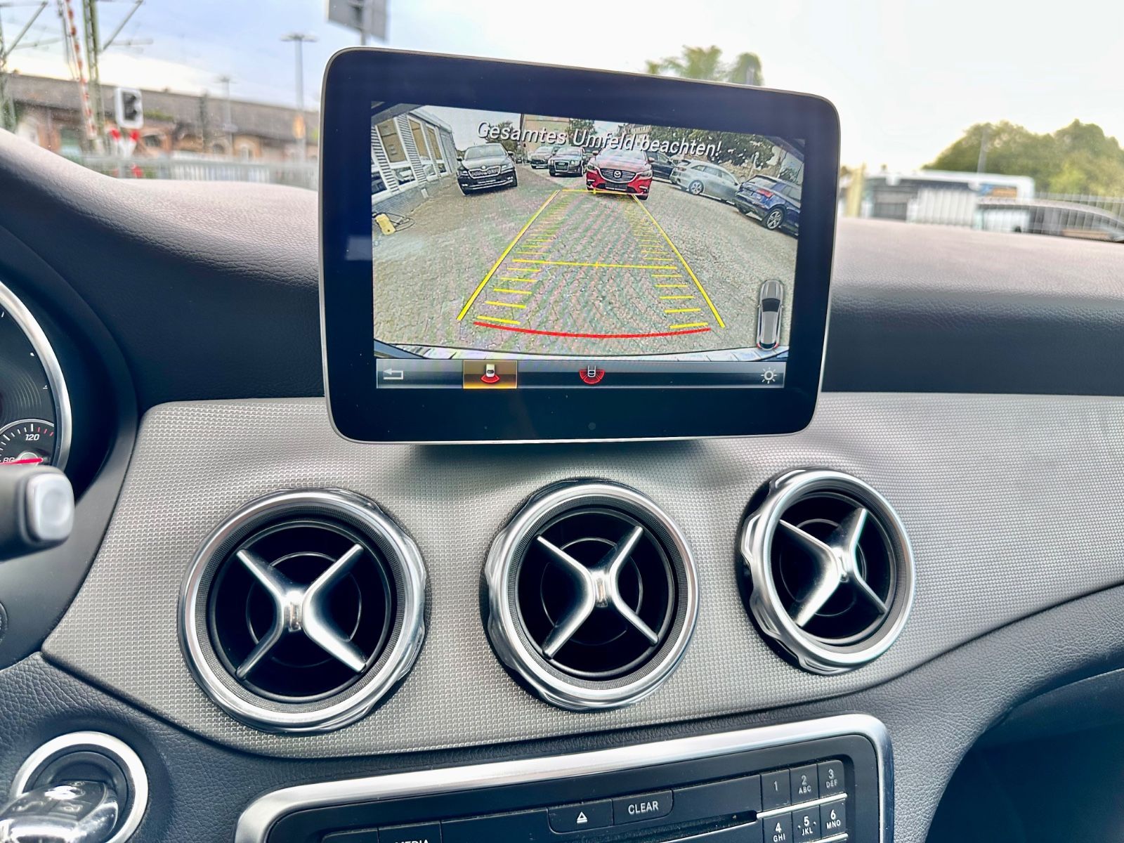 Fahrzeugabbildung Mercedes-Benz GLA 200 d URBAN*AUTOM+MOD.2020+18LM*
