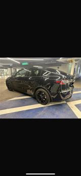 Tesla Model Y Performance Dual Motor AWD Long Range - Tesla Model Y Gebrauchtwagen in Berlin