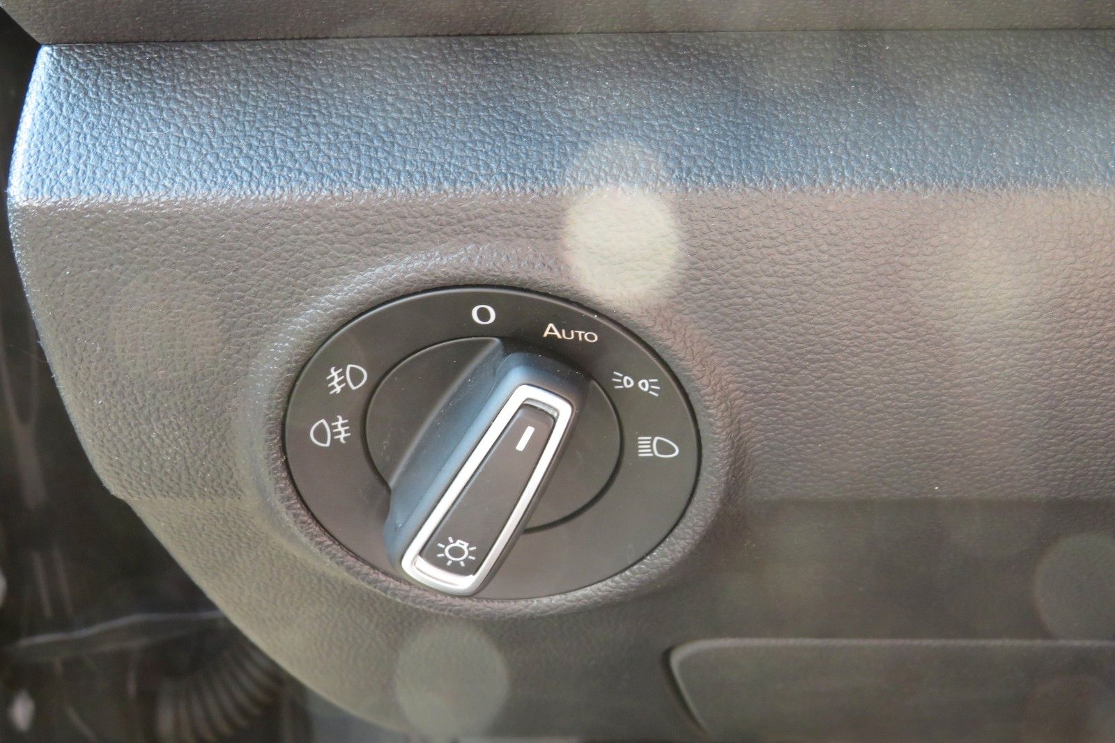 Fahrzeugabbildung Volkswagen T-Roc Sport ACC LED PDC NAVI DAB 1.HAND
