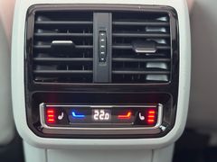 VW Passat Variant 2.0 TDI DSG Elegance