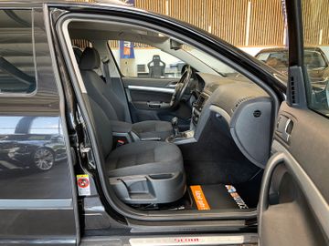 Skoda Octavia Combi Scout 4X4 *TÜV Neu*Xenon*