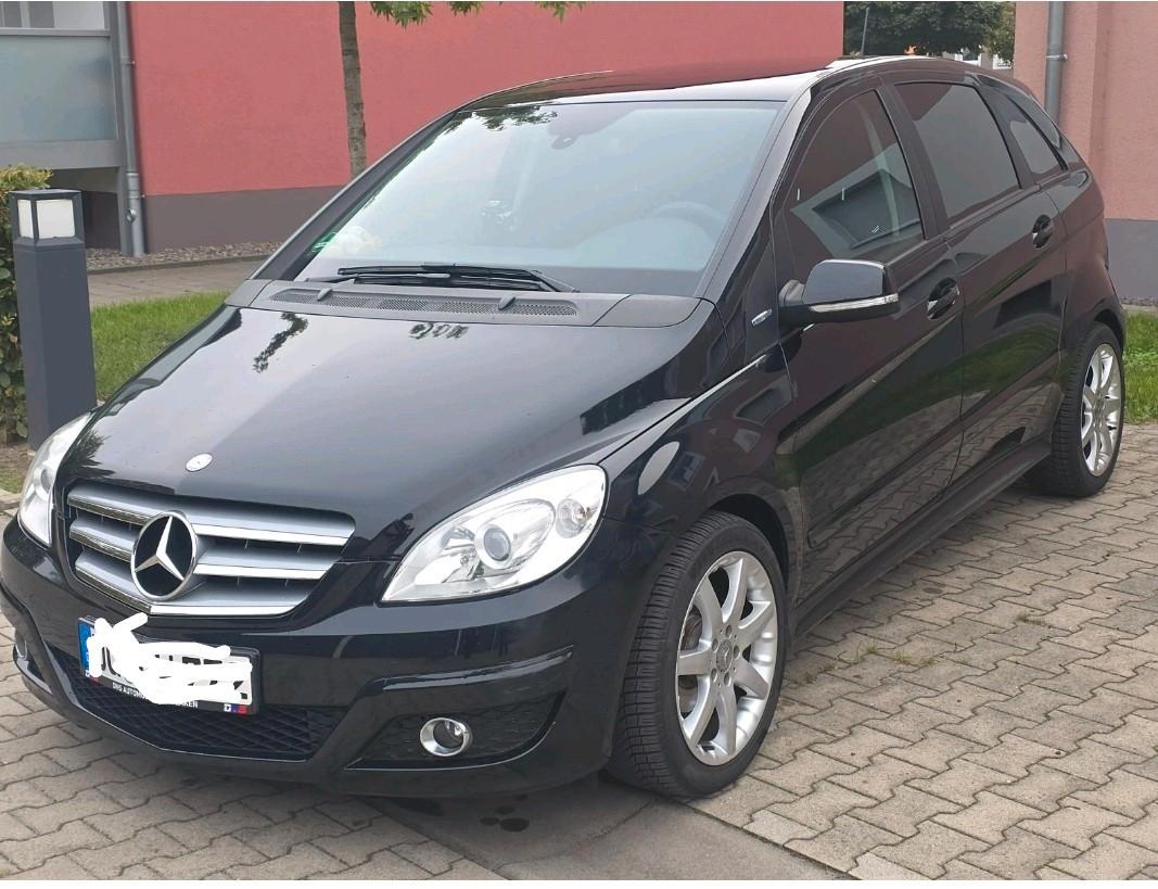 Mercedes-Benz B 180 BlueEFFICIENCY Standard