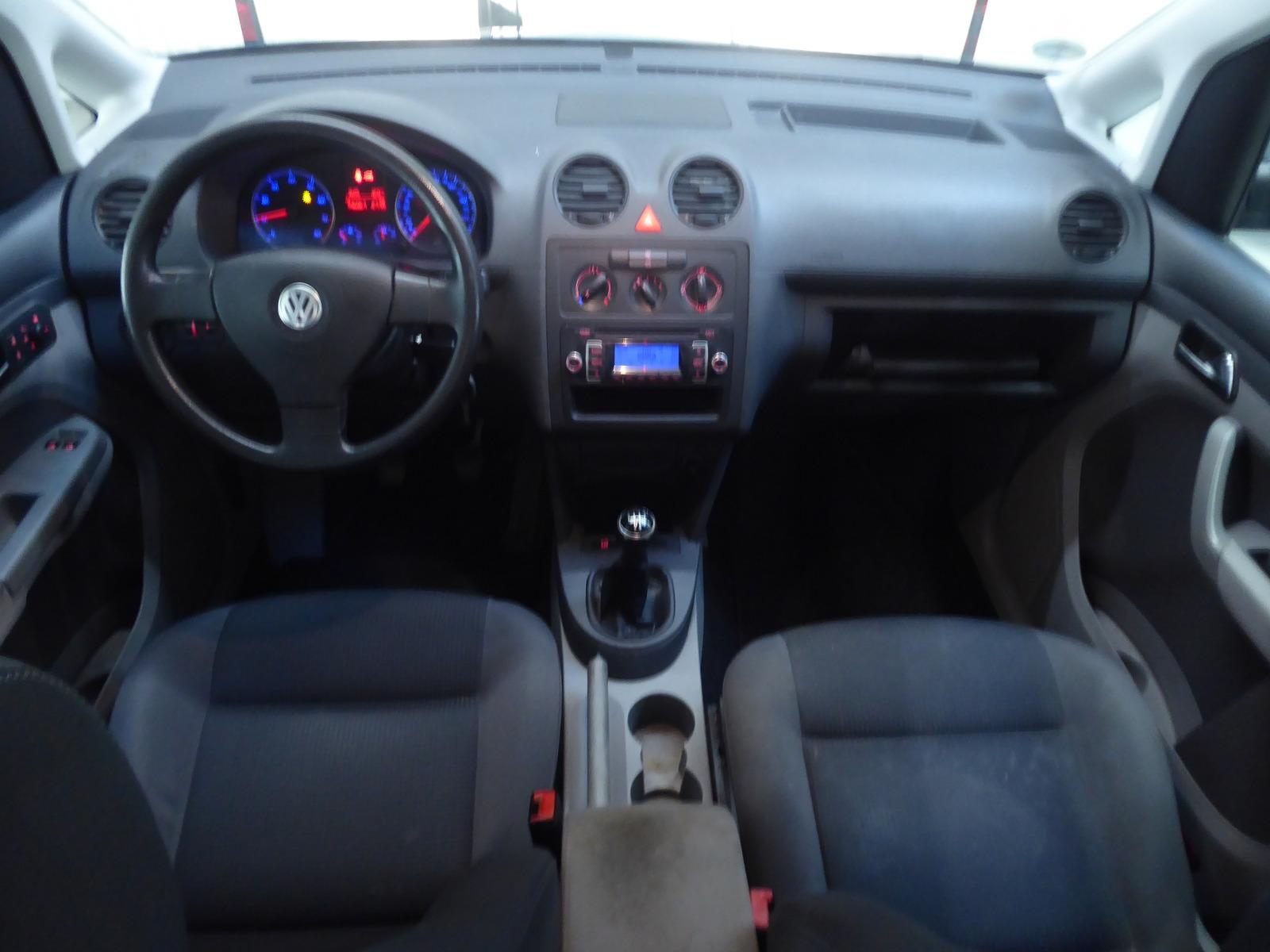 Volkswagen Caddy 2010 — photo 6