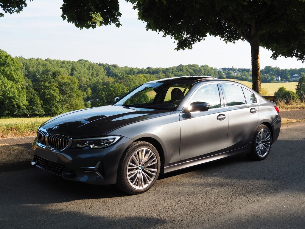 Image of BMW 320