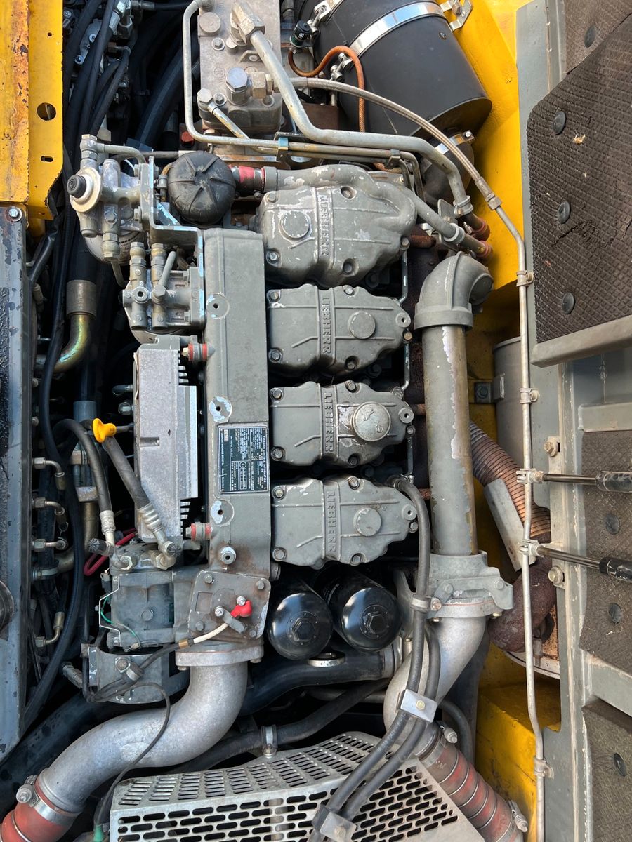 Fahrzeugabbildung Liebherr A 900 C ZW Litronic / 19.393 h / 2011