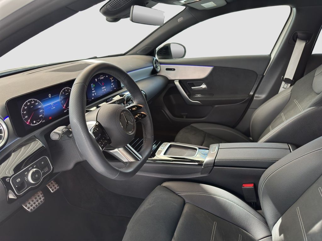 Fahrzeugabbildung Mercedes-Benz A 200 AMG Line AMG*Night*Navi*PDC*ParkAss*RFK
