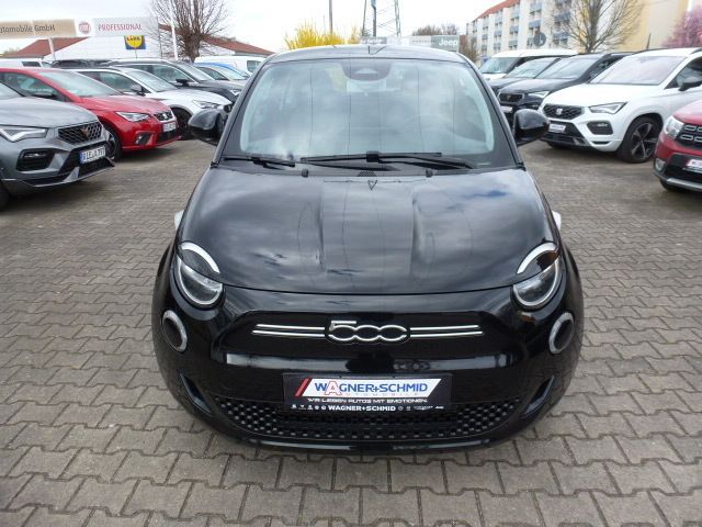 Fahrzeugabbildung Fiat 500e Icon 42 kWh + DAB + Navi