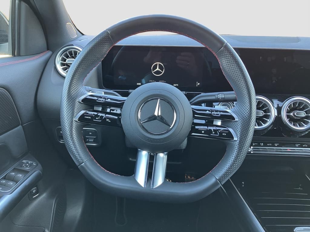 Fahrzeugabbildung Mercedes-Benz GLA 200 AMG*AHZV*M-BEAM*K-GO*KAMERA*DAB*EDW*