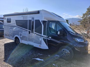 Sunlight Adventure T 68 Combi 6E TV-Paket AWT isoliert 8G