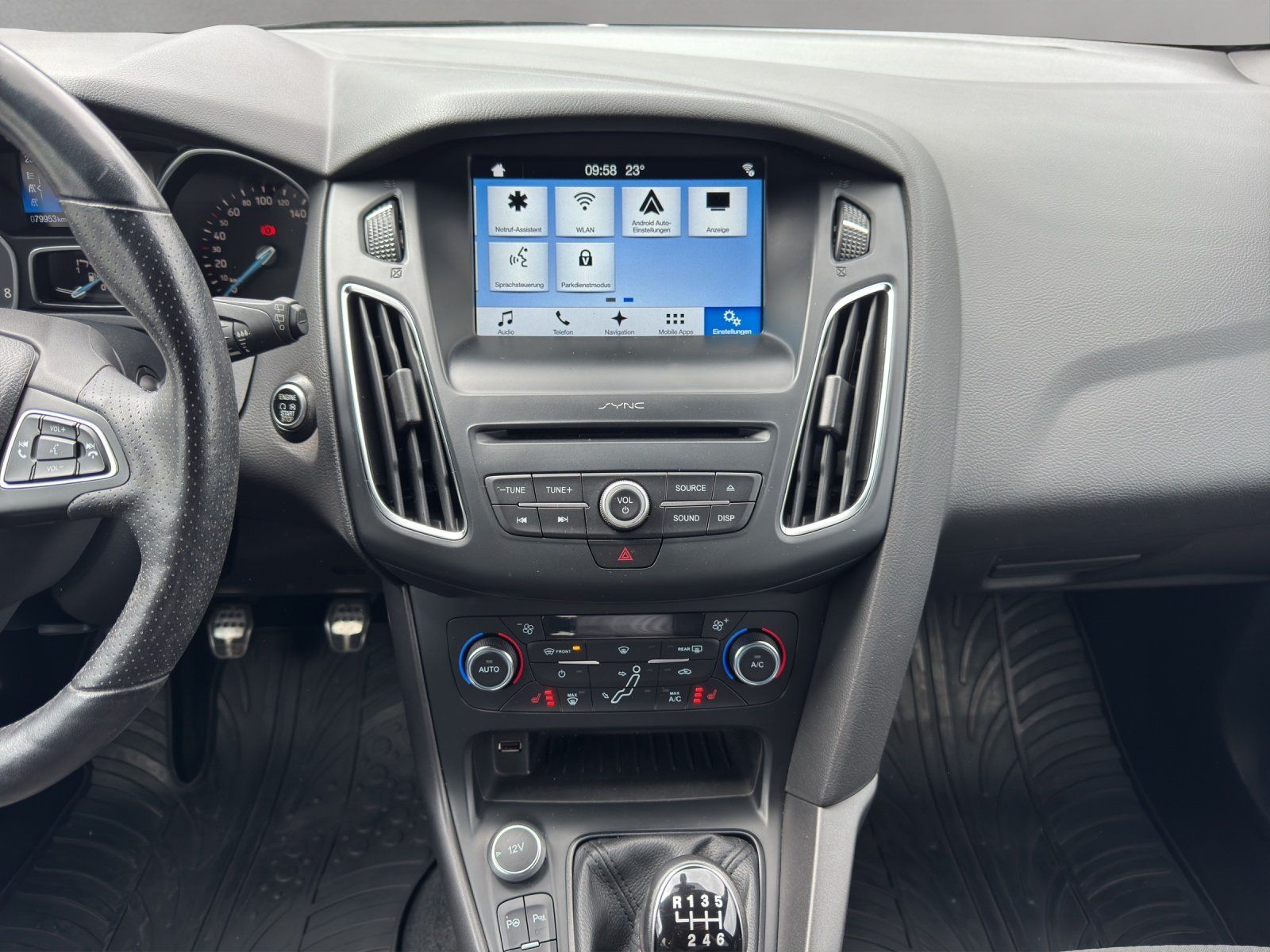 Fahrzeugabbildung Ford Focus 1.5 EcoBoost ST-Line Start/Stopp