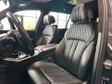 MYAUTOCENTER – Gebraucht- und Jahreswagen mit Werkstattservice in Pfaffenhofen BMW X7 *PANO(SKYLOUNGE)*HEADUP*6SITZER*5-ZONEN*VOLL*