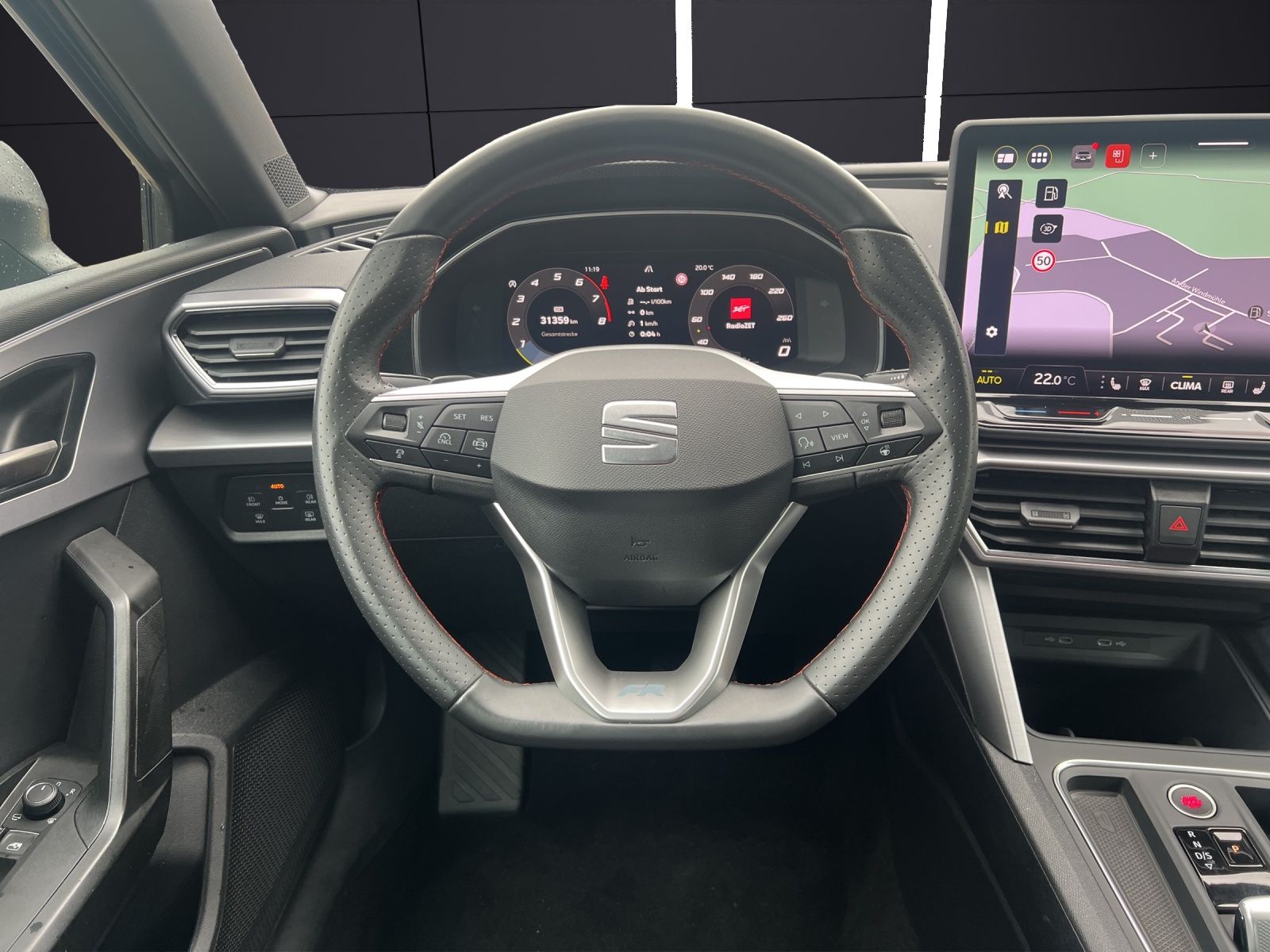 Fahrzeugabbildung SEAT Leon ST eTSI FR DSG LED Navi VC ACC RFK SH